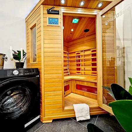 Shiny Loft Fuer Bis Zu14, Sauna, Billardtisch, 3 Badezimmer *