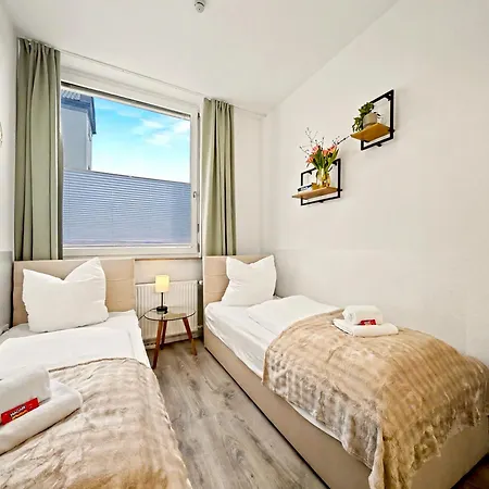 Shiny Loft Fuer Bis Zu14, Sauna, Billardtisch, 3 Badezimmer Norimberga