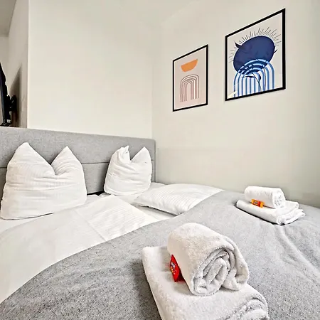 Appartamento Shiny Loft Fuer Bis Zu14, Sauna, Billardtisch, 3 Badezimmer