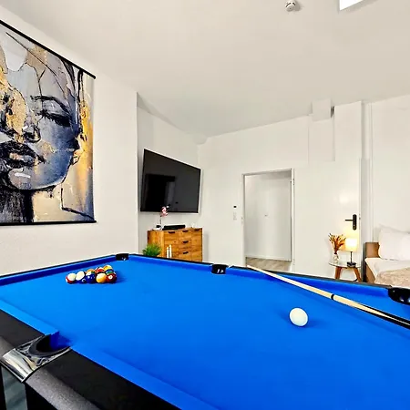Shiny Loft Fuer Bis Zu14, Sauna, Billardtisch, 3 Badezimmer *