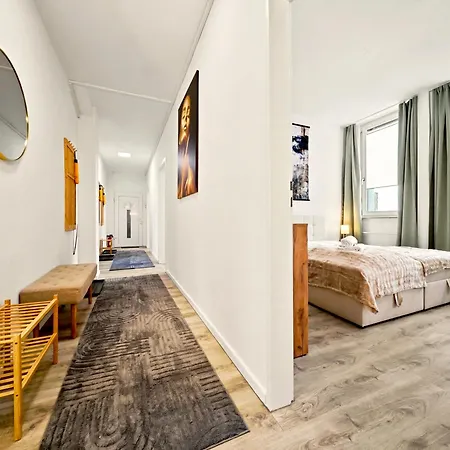 Shiny Loft Fuer Bis Zu14, Sauna, Billardtisch, 3 Badezimmer *