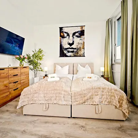 Shiny Loft Fuer Bis Zu14, Sauna, Billardtisch, 3 Badezimmer Appartamento Norimberga