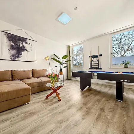 Shiny Loft Fuer Bis Zu14, Sauna, Billardtisch, 3 Badezimmer Norimberga