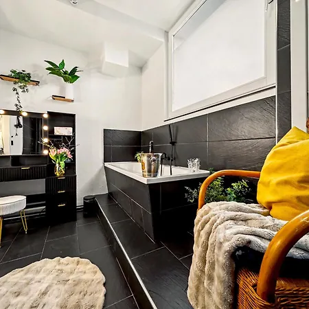 Shiny Loft Fuer Bis Zu14, Sauna, Billardtisch, 3 Badezimmer Norimberga
