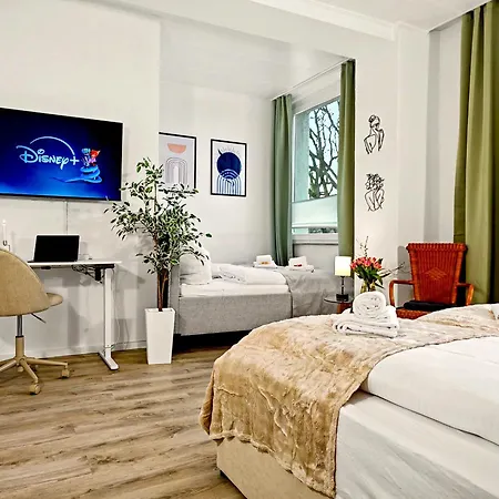 Shiny Loft Fuer Bis Zu14, Sauna, Billardtisch, 3 Badezimmer Norimberga