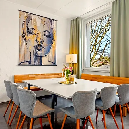 Shiny Loft Fuer Bis Zu14, Sauna, Billardtisch, 3 Badezimmer *
