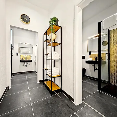 Shiny Loft Fuer Bis Zu14, Sauna, Billardtisch, 3 Badezimmer *
