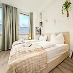 Shiny Loft Für Bis Zu14, Sauna, Billardtisch, 3 Badezimmer