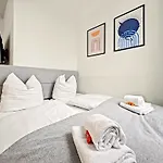Apartamento Shiny Loft Für Bis Zu14, Sauna, Billardtisch, 3 Badezimmer