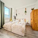 Shiny Loft Für Bis Zu14, Sauna, Billardtisch, 3 Badezimmer
