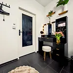 Shiny Loft Für Bis Zu14, Sauna, Billardtisch, 3 Badezimmer * Núremberg