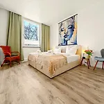 Shiny Loft Für Bis Zu14, Sauna, Billardtisch, 3 Badezimmer * Núremberg