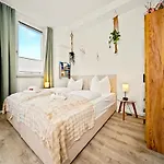 Shiny Loft Fuer Bis Zu14, Sauna, Billardtisch, 3 Badezimmer アパート *