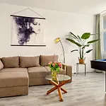 Apartamento Shiny Loft Für Bis Zu14, Sauna, Billardtisch, 3 Badezimmer