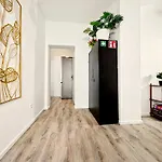 Shiny Loft Für Bis Zu14, Sauna, Billardtisch, 3 Badezimmer Apartamento *
