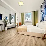 Shiny Loft Für Bis Zu14, Sauna, Billardtisch, 3 Badezimmer Apartamento