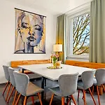 Shiny Loft Für Bis Zu14, Sauna, Billardtisch, 3 Badezimmer *
