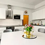 Shiny Loft Für Bis Zu14, Sauna, Billardtisch, 3 Badezimmer Apartamento