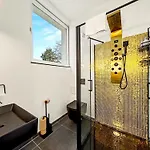 Shiny Loft Für Bis Zu14, Sauna, Billardtisch, 3 Badezimmer Apartamento