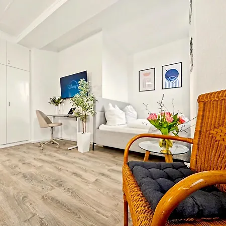 Shiny Loft Fuer Bis Zu14, Sauna, Billardtisch, 3 Badezimmer * ニュルンベルク