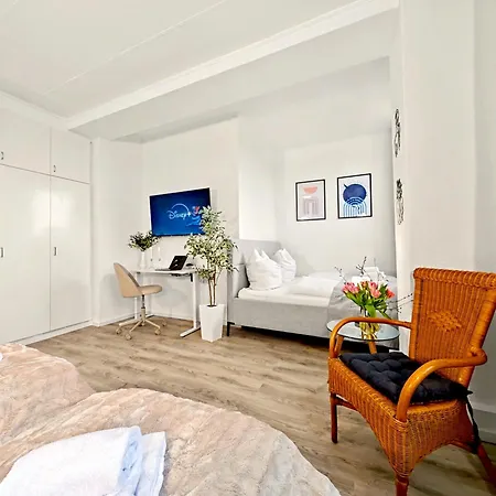 Shiny Loft Fuer Bis Zu14, Sauna, Billardtisch, 3 Badezimmer *