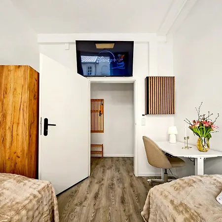 アパート Shiny Loft Fuer Bis Zu14, Sauna, Billardtisch, 3 Badezimmer ニュルンベルク